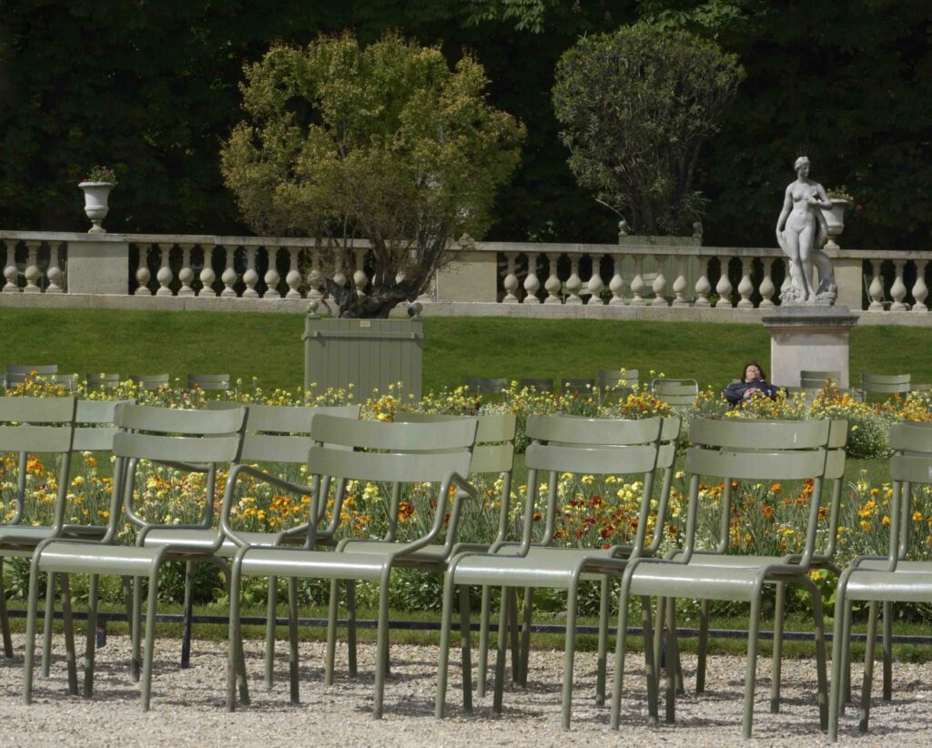 Green metal chairs in the Jardins de Luxembourg